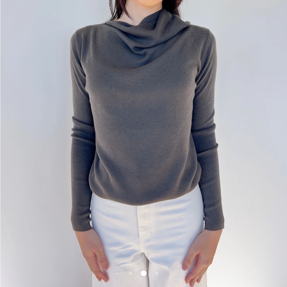 Benaar Los Angeles Long Sleeve Sweater Top Old Money Quiet Luxury